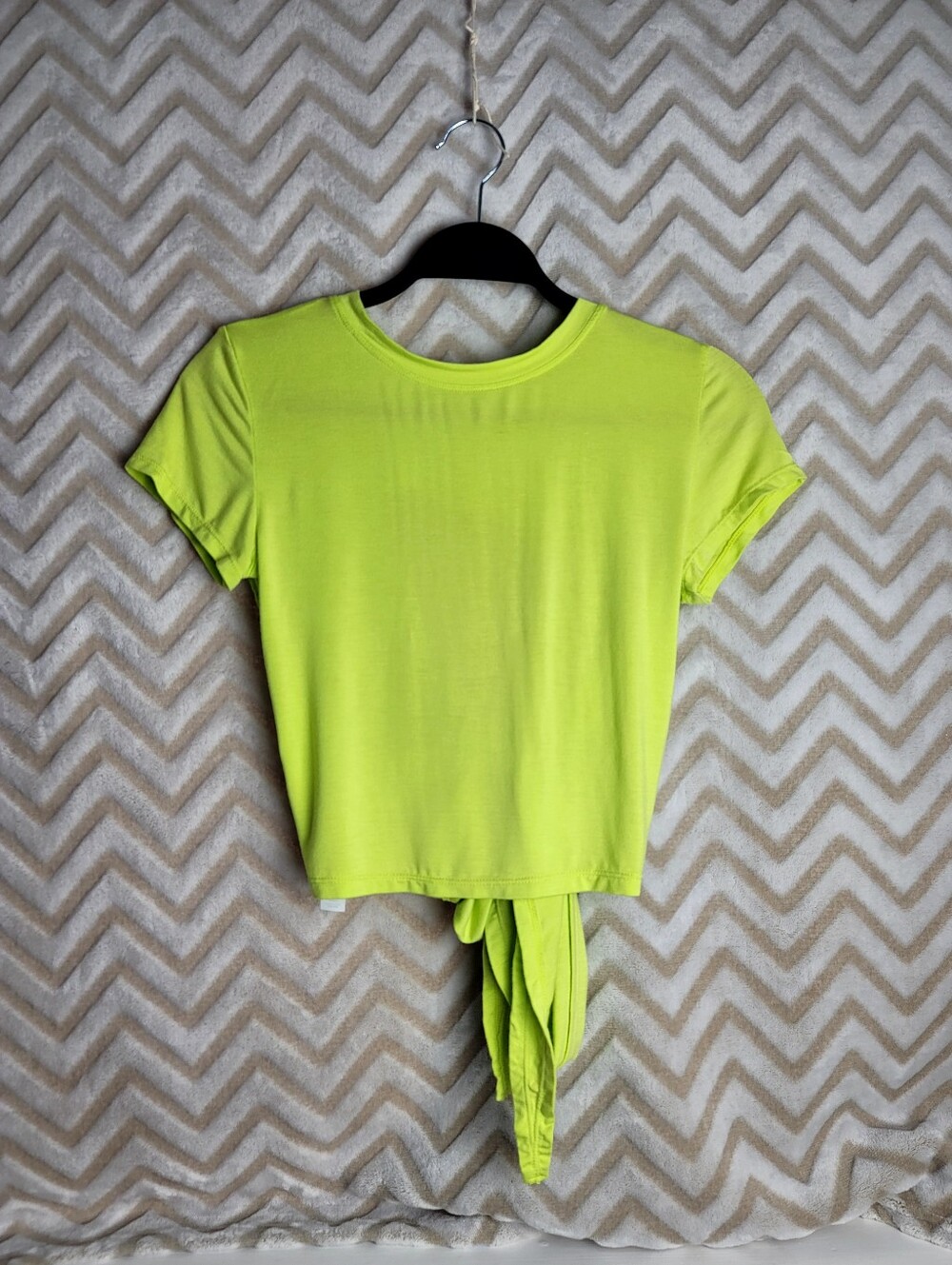 BLOGILATES Neon Lime Tie-Back Crop Top